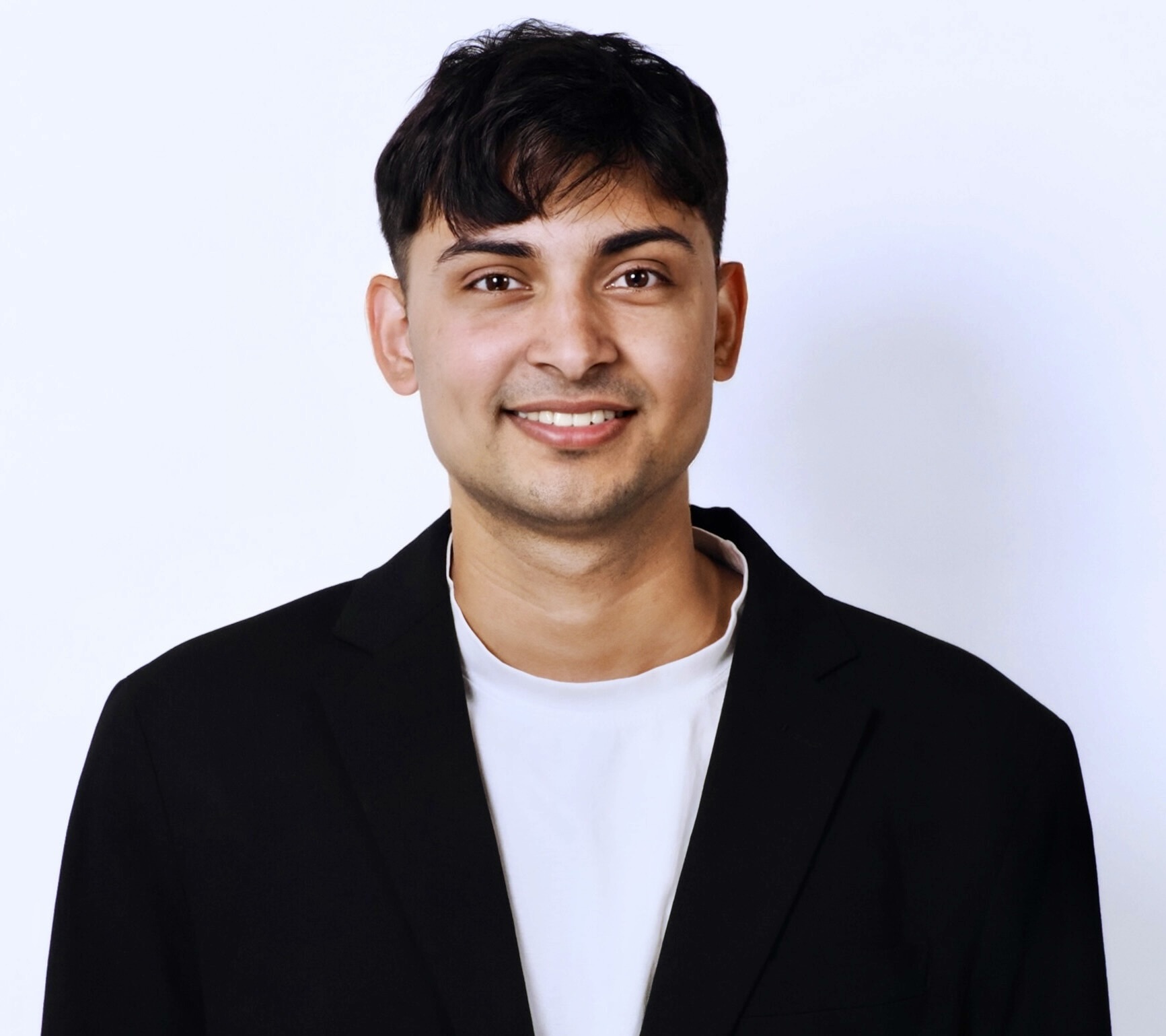 アリアルサンジャヤ